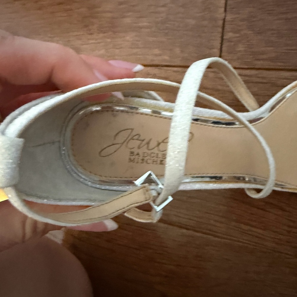 Badgley Mischka and silver Braided Heels 7.5 - Picture 4 of 7